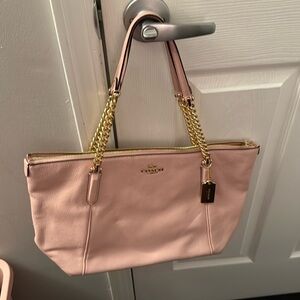 Like New Coach Tote!!